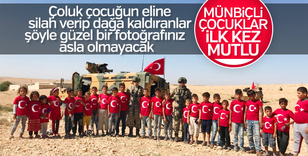 Münbiçli çocuklar Mehmetçik’le poz verdi