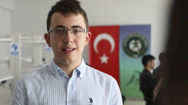 Okul kursuyla gümüş madalya kazandı