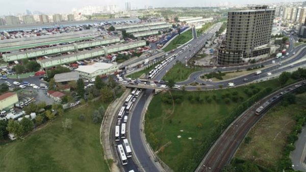 Otogarda kilometrelerce otobüs kuyruğu