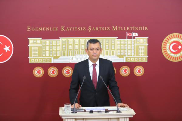 Özgür Özel: O Kadar Geçmiyor, Vatandaşın Cüzdanını Delip de Geçiyor