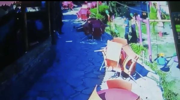 Sahte imam bir kadına muska verirken yakalandı