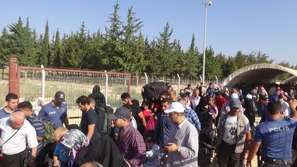 Suriyeliler son gün hudut kapısına akın etti