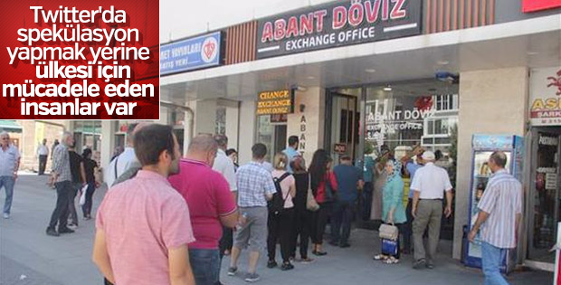 Vatandaşlar döviz bozmak için kuyruğa girdi