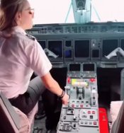 Meksikalı pilot ve hostes 'Kiki' akımına uçakla katıldı