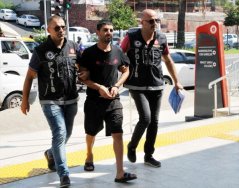 23 uyuşturucu hapını kaçarken yuttu