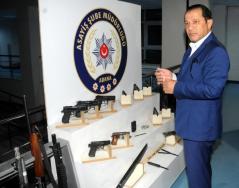 Polis uygulamasında yer alan sopada yazanlar şaşırttı