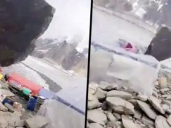 Pakistan'da dağcılar ölümden son anda kurtuldu