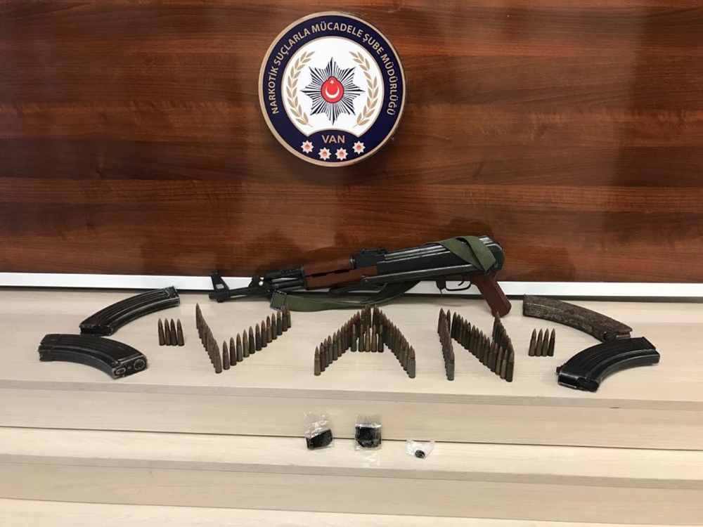 30 adrese uyuşturucu operasyonu: 13 nezaret