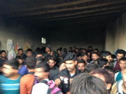 Van'da 3 katlı evde 244 kaçak yakalandı