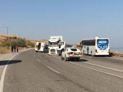 Van'da hasta içeren ambulansla tır çarpıştı