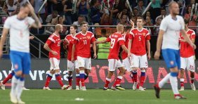 Rusya Evinde Çekya ’ya Acımadı!