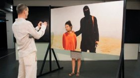 Hollanda'da DEAŞ'lı sergi