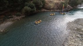 Çatak'ta rafting yapılıyor