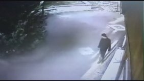 Girdiği nikah salonundan 10 kilo kuru yemiş çaldı