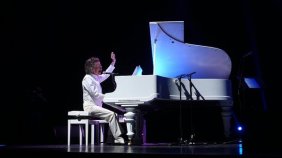 Timur Selçuk, 50. yılını sahnede sevenleriyle kutladı