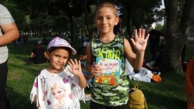 Vatandaşlardan toplu kitap okuma etkinliği