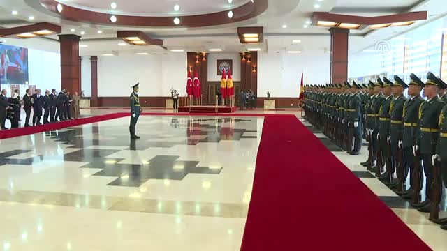 Cumhurbaşkanı Erdoğan Kırgızistan'a Geldi - Havalimanı Karşılama (2)