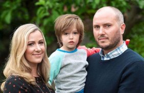 Kanser hastası BBC spikeri görevine devam edecek