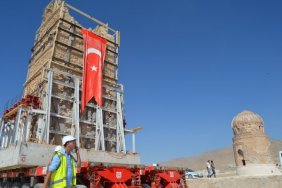 Hasankeyf'te İmam Abdullah Zaviyesi'nin minaresi taşındı