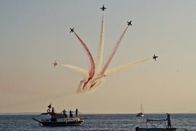 Türk Yıldızları'ndan nefes kesen ağırlama