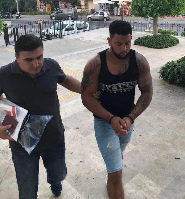 ‘Cinsel saldırı’ ile suçlanan İngiliz tutuklandı