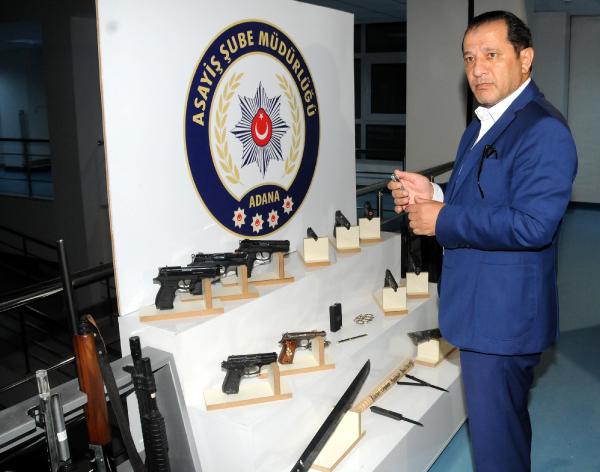 Polis uygulamasında yer alan sopada yazanlar şaşırttı