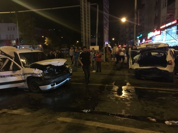 Trabzon’da zincirleme kaza: 7 zarar görmüş