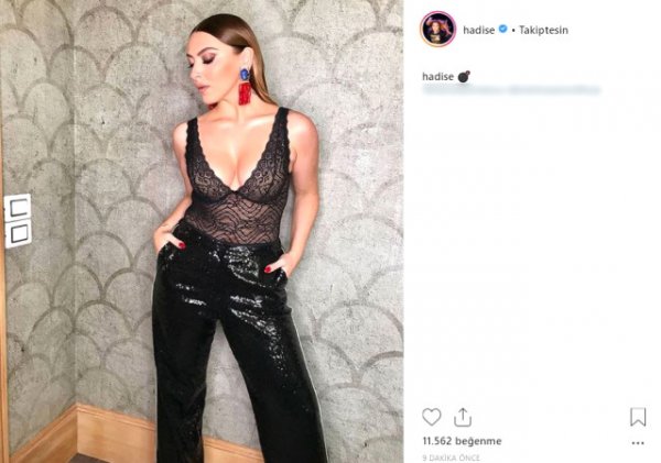 Hadise’den dekolte gösteri
