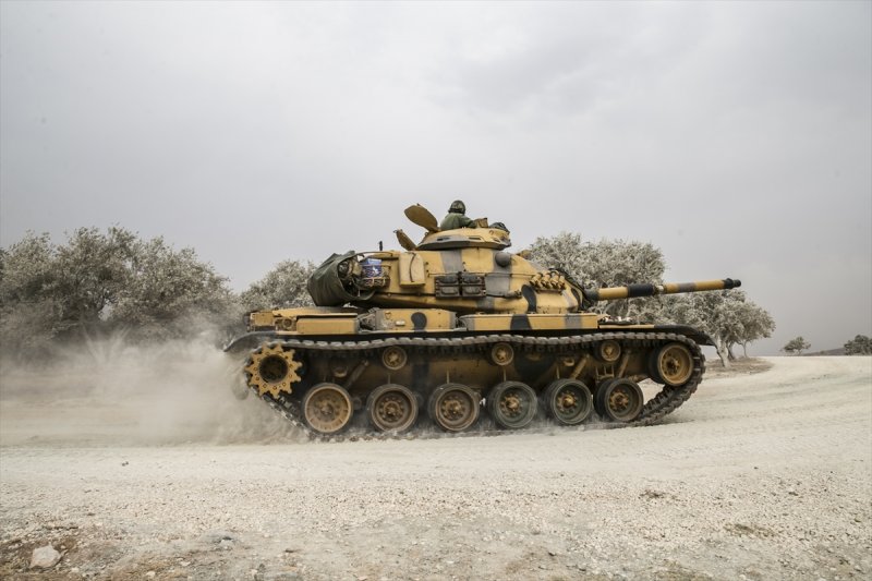 Askeri araçlar Reyhanlı’ya ulaştı