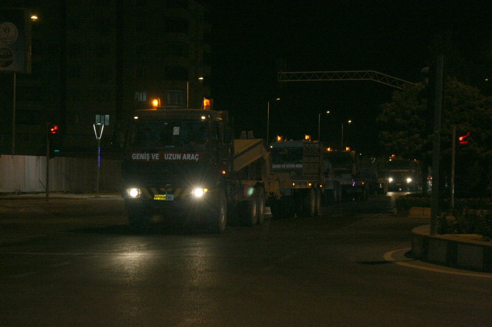 Suriye’ye askeri sevkiyat sürüyor