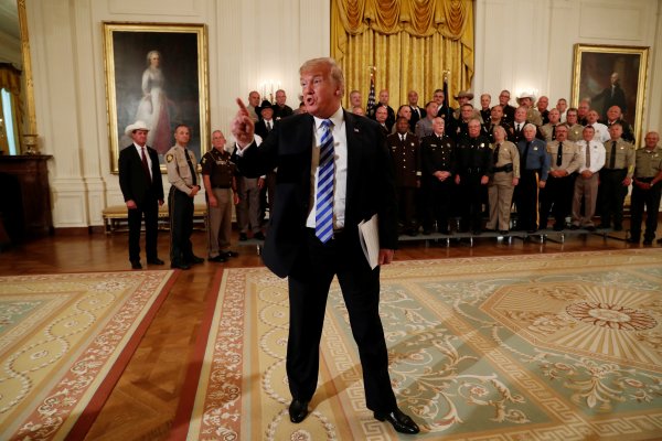 Trump Kanada’yı tehdit etti