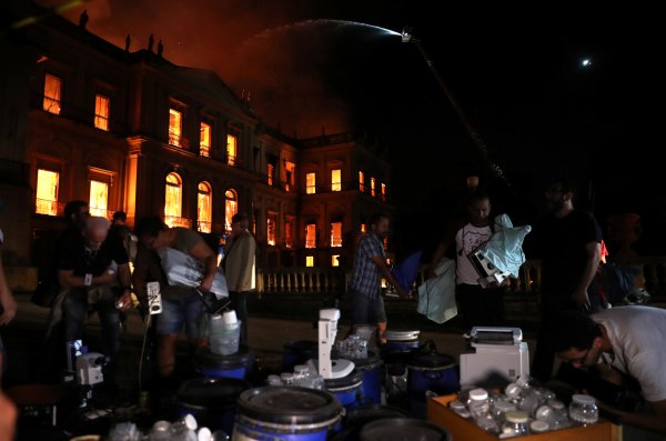 Brezilya’nın tarihi müzesinde yangın