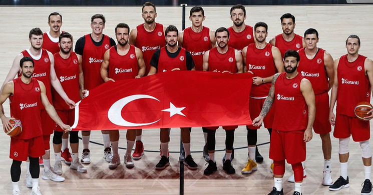 Millilerde 3 Ad Kadrodan Çıkarıldı!