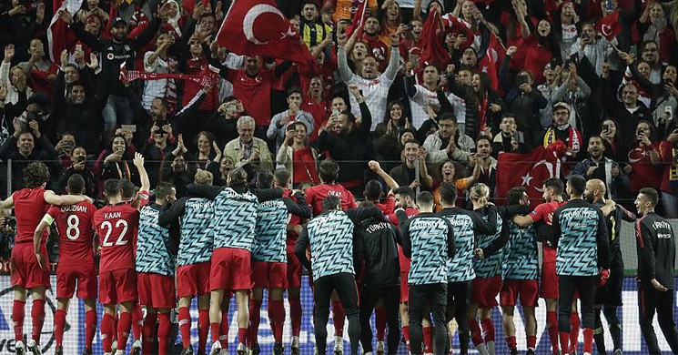 Millilerden Galibiyet Kutlaması!