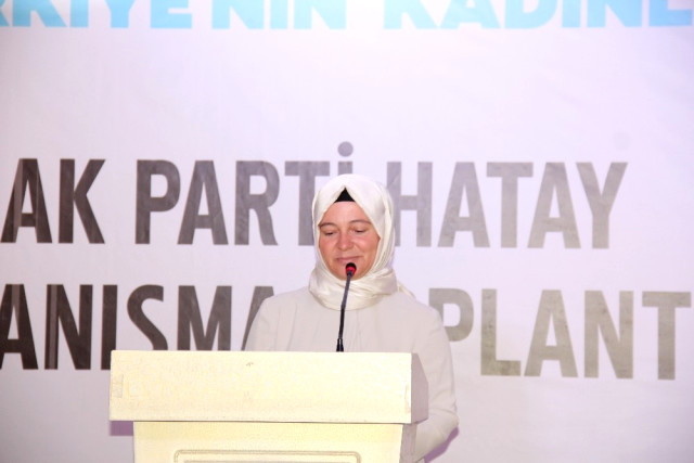 AK Parti Hatay İl Bayan Kolları Başkanı Epilepsi Gök Göreve Başladı