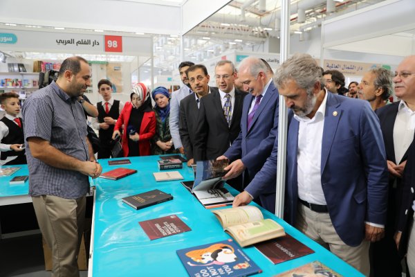 Başkan Sakin, Arapça Kitap Fuarı'nı ziyaret etti