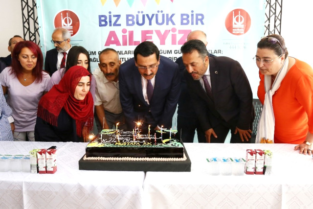 Belediye Başkanı Ak'tan Personele Doğum Günü Sürprizi