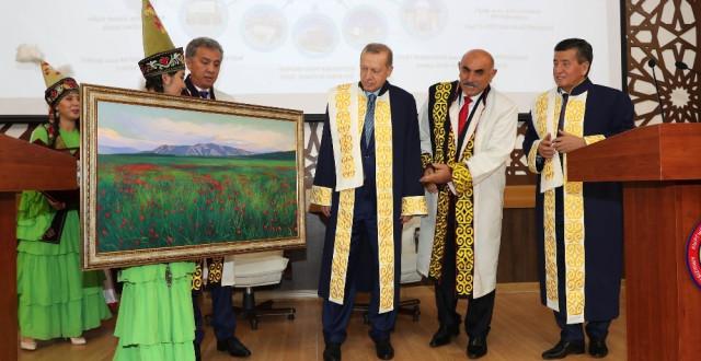 Cumhurbaşkanı Erdoğan’a Manas Üniversitesinden Fahri Doktora