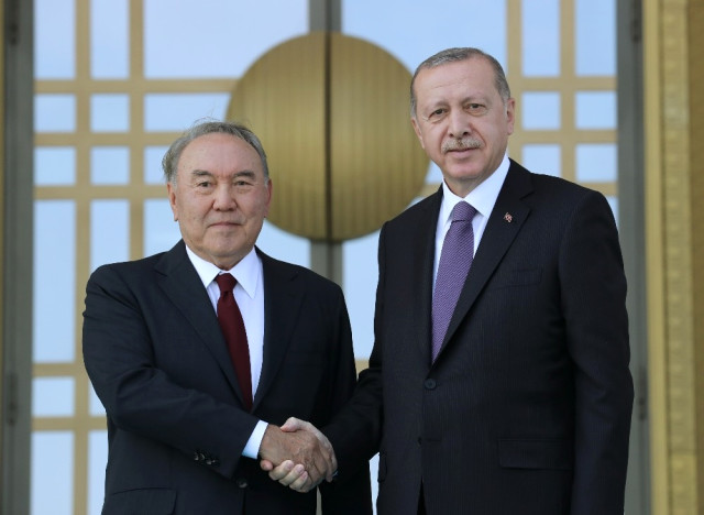 Cumhurbaşkanı Erdoğan, Kazakistan Cumhurbaşkanı Nazarbayev'i Resmi Törenle Karşıladı