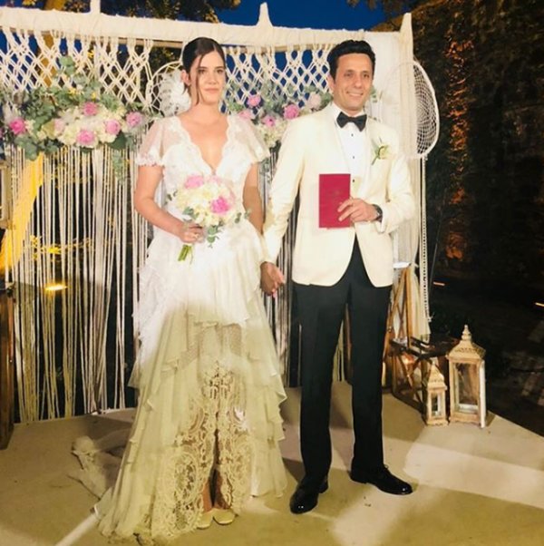 Ferhan Şensoy ile Derya Baykal ’ın kızı evlendi