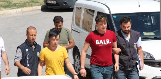Parkta oturanlara alev açan 2 birey tutuklandı