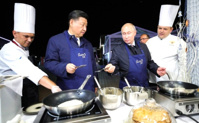 Putin ve Şi Cinping Krep Hazırladı