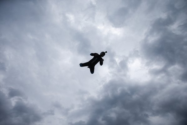 Taksim'de vatandaşlar serbest uçuş deneyimiyle eğlendi