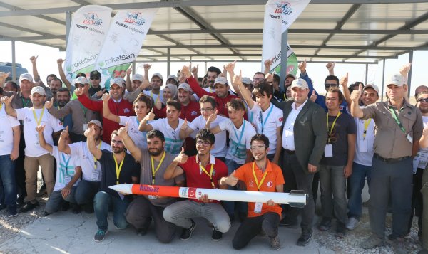 Bakan Varank, roket yarışlarını izledi