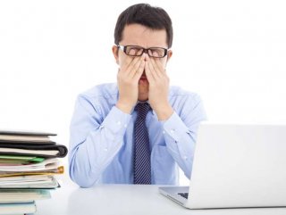 Bel bölgesi yağlanması belirtilerin arasında yer alıyor