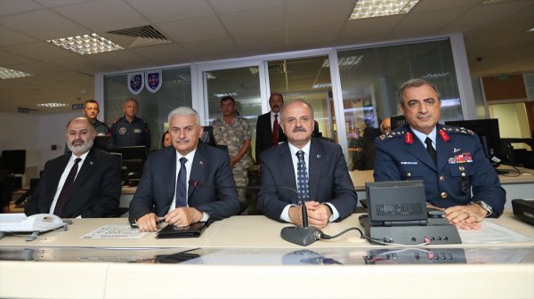 Binali Yıldırım, Kandil’e operasyonu  peşine düşüp takip etti