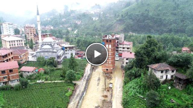 Çevre Ve Şehircilik Bakanlığı, Rize de Dere Yatağına Kurulan 7 Katlı Apartman İçin Yıkım Kararı Aldı