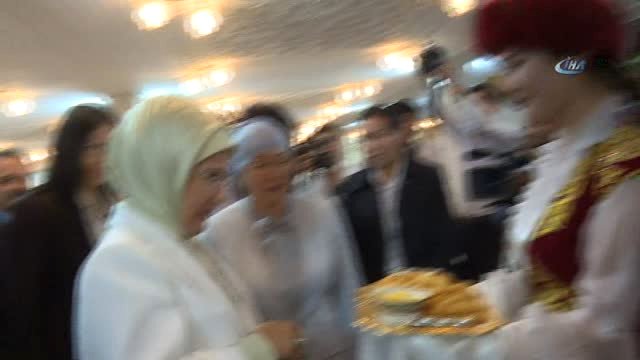 Emine Erdoğan, Kırgızistan’ta Cengiz Aymatov Salonu’nun Açılış Törenine Katıldı