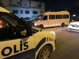 Hırsızlar çaldıkları televizyon için esnaftan yardım aldı