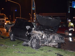 Kırmızı ışık ihlali kazaya neden oldu: 3 zarar görmüş